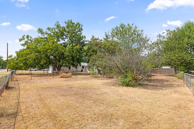 1907 Paige ST, Georgetown, TX 78626