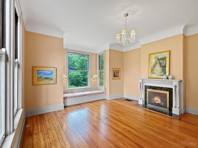 177 Burns Avenue, Wyoming, OH 45215