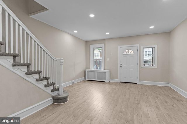 4932 N 8TH ST, Philadelphia, PA 19120