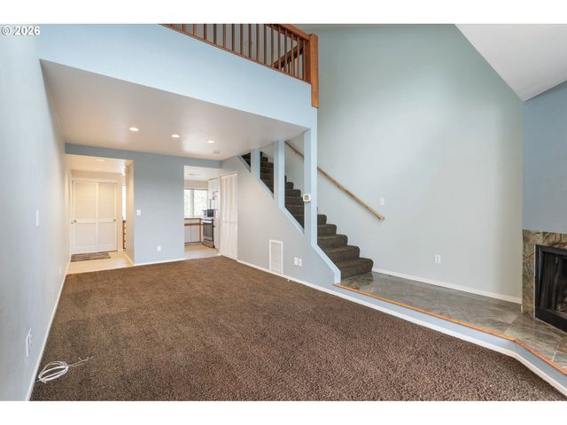 194 N HAYDEN BAY Dr, Portland, OR 97217