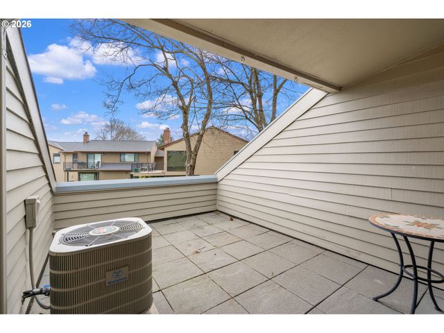 194 N HAYDEN BAY Dr, Portland, OR 97217