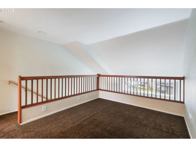 194 N HAYDEN BAY Dr, Portland, OR 97217