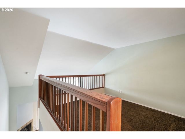 194 N HAYDEN BAY Dr, Portland, OR 97217