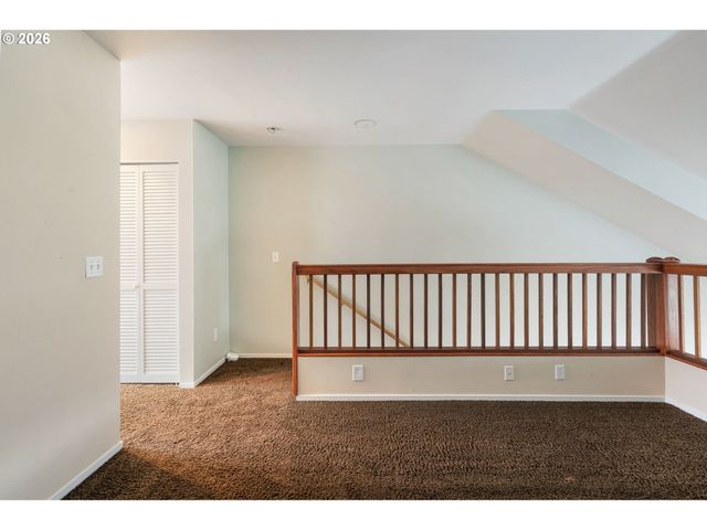 194 N HAYDEN BAY Dr, Portland, OR 97217