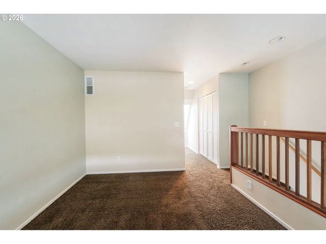 194 N HAYDEN BAY Dr, Portland, OR 97217