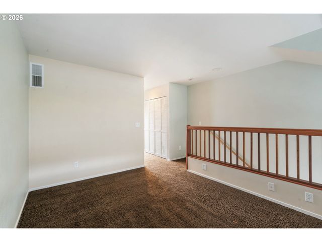 194 N HAYDEN BAY Dr, Portland, OR 97217