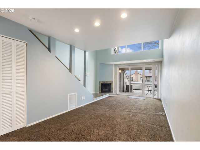 194 N HAYDEN BAY Dr, Portland, OR 97217