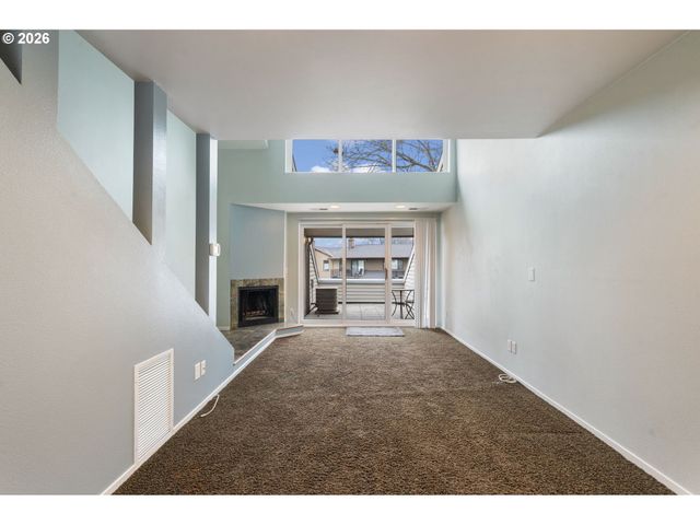 194 N HAYDEN BAY Dr, Portland, OR 97217