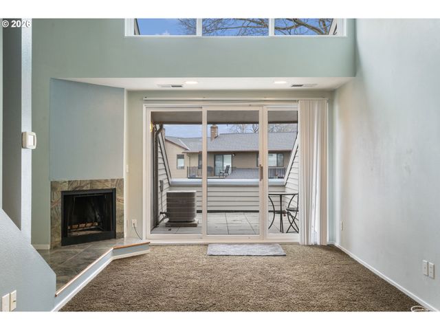 194 N HAYDEN BAY Dr, Portland, OR 97217