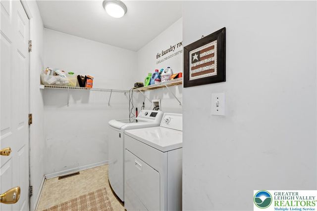 1943 Cabernet Place, Bethlehem Twp, PA 18045
