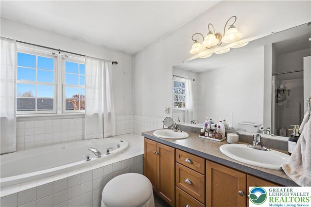 1943 Cabernet Place, Bethlehem Twp, PA 18045
