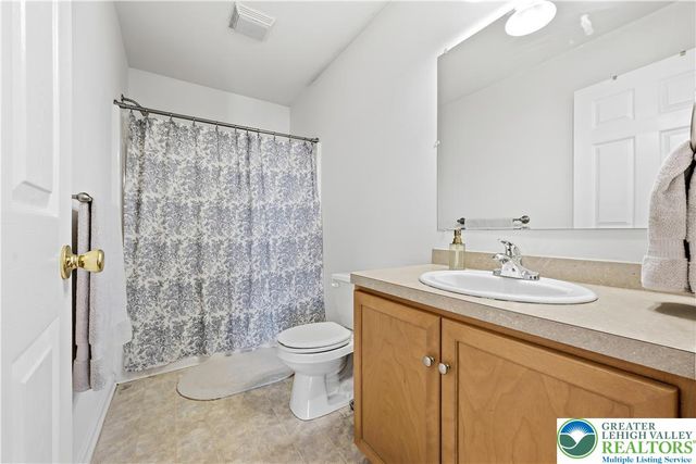 1943 Cabernet Place, Bethlehem Twp, PA 18045