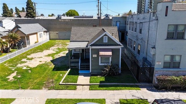 414 Linden Avenue, Long Beach, CA 90802