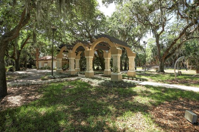 8501 PARK SHORE LANE, Sarasota, FL 34238