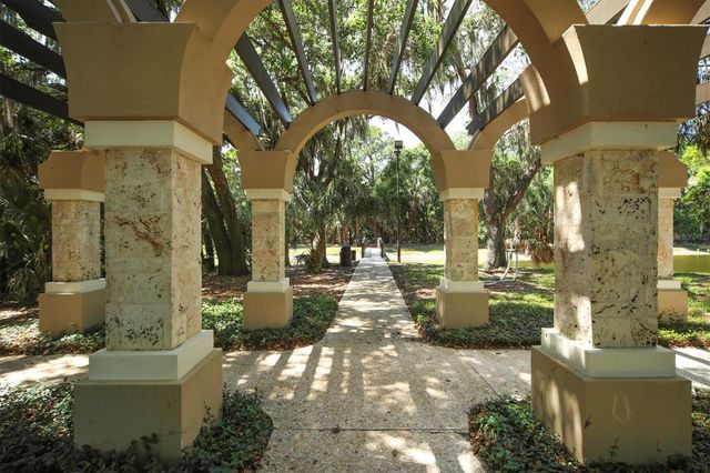 8501 PARK SHORE LANE, Sarasota, FL 34238