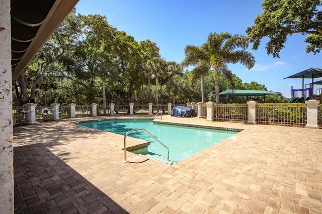 8501 PARK SHORE LANE, Sarasota, FL 34238