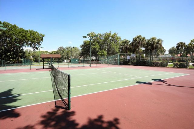 8501 PARK SHORE LANE, Sarasota, FL 34238
