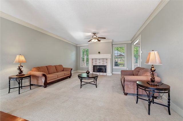 3088 Dorchester Drive, Fayetteville, AR 72703