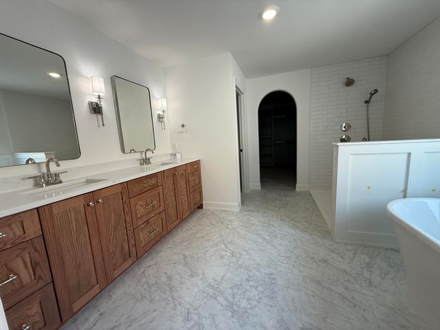 2816 EASLEY CABIN CIR, Columbia, MO 65201