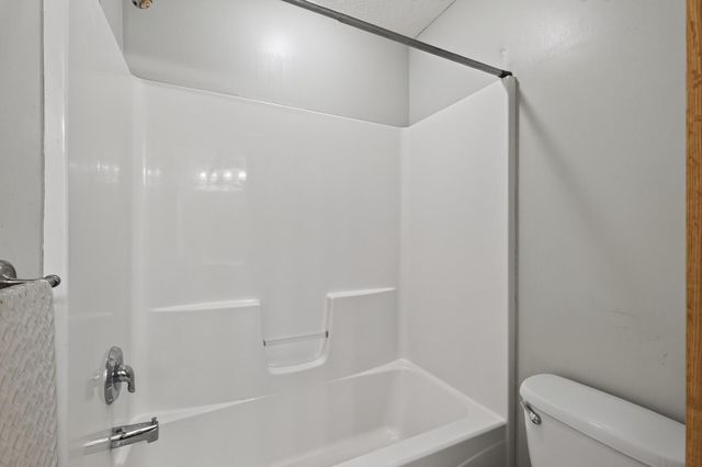 4928 159th Street N, Hugo, MN 55038