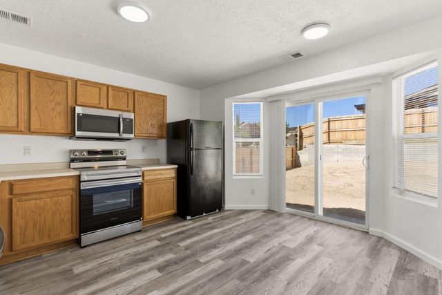 487 Treasure Stone Drive SW, Albuquerque, NM 87121