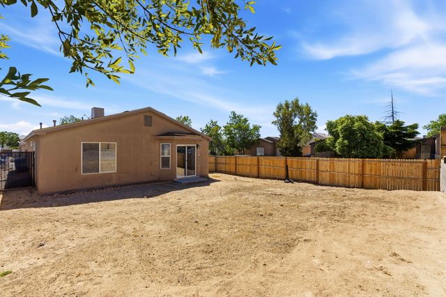 487 Treasure Stone Drive SW, Albuquerque, NM 87121