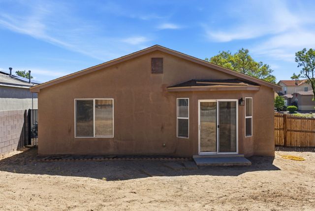 487 Treasure Stone Drive SW, Albuquerque, NM 87121