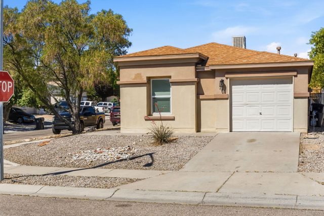 487 Treasure Stone Drive SW, Albuquerque, NM 87121