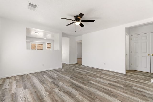 487 Treasure Stone Drive SW, Albuquerque, NM 87121
