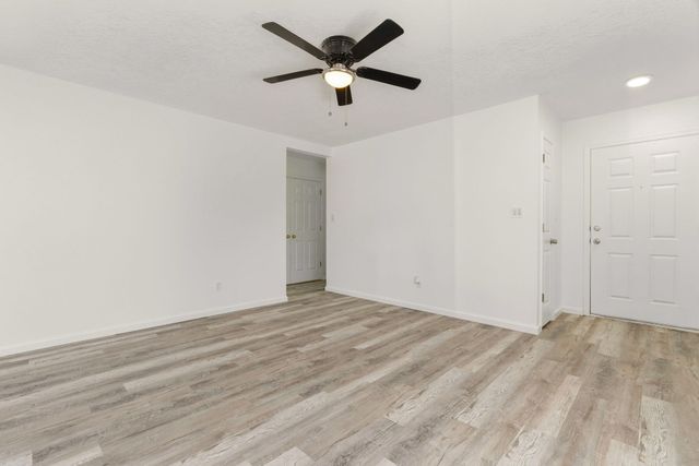 487 Treasure Stone Drive SW, Albuquerque, NM 87121