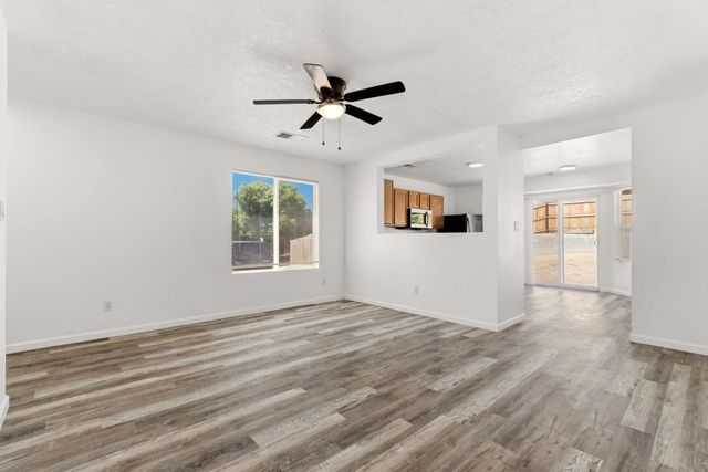 487 Treasure Stone Drive SW, Albuquerque, NM 87121