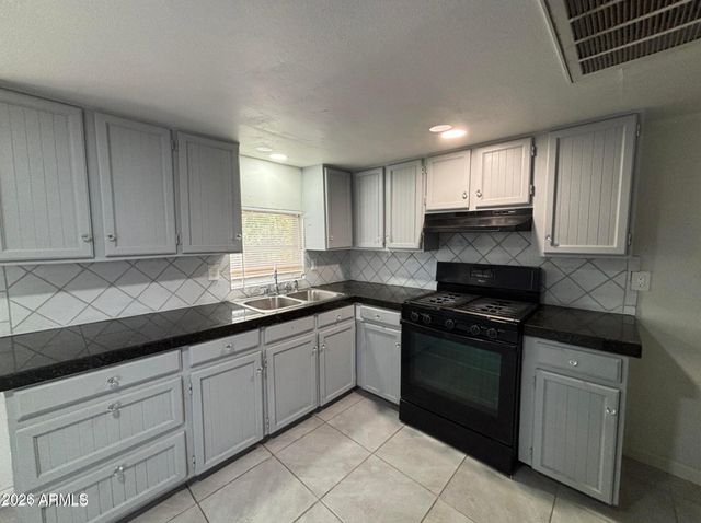 6319 W Maryland Avenue 5, Glendale, AZ 85301