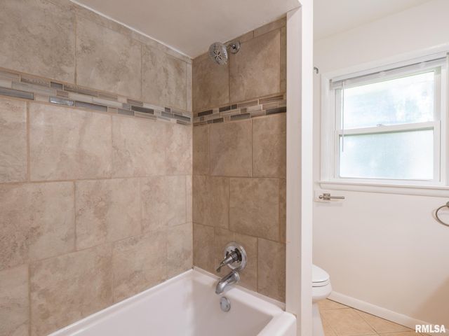 621 E SCIOTA Avenue, Peoria Heights, IL 61616