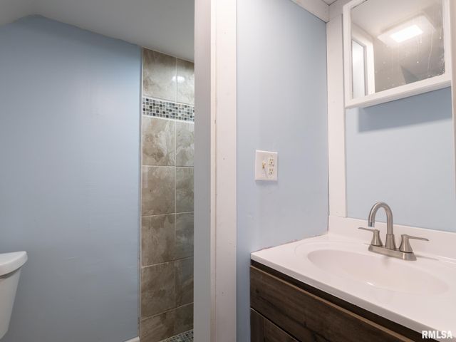 621 E SCIOTA Avenue, Peoria Heights, IL 61616