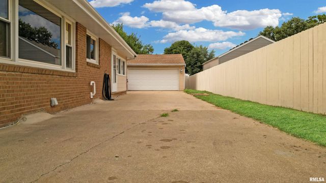 621 E SCIOTA Avenue, Peoria Heights, IL 61616