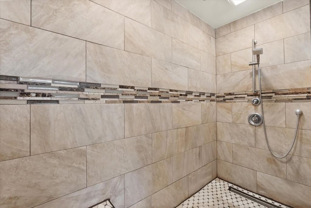 Image 17 of property listing at 2636 HERON LANDING COURT, Orlando, FL 32837