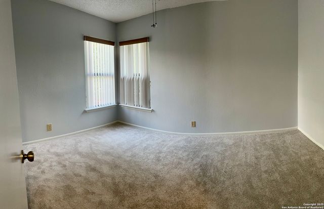 9847 Kelton Dr, San Antonio, TX 78250