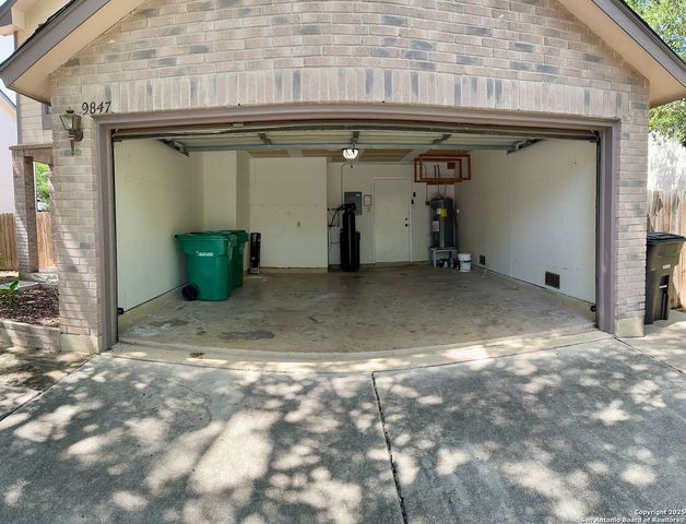 9847 Kelton Dr, San Antonio, TX 78250
