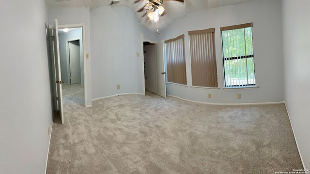 9847 Kelton Dr, San Antonio, TX 78250