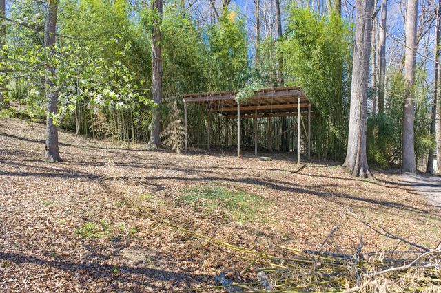 159 Hanklochte Dr, Decaturville, TN 38329