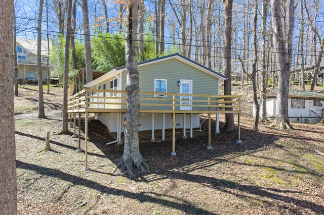 159 Hanklochte Dr, Decaturville, TN 38329