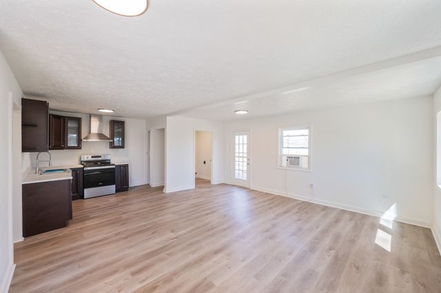 159 Hanklochte Dr, Decaturville, TN 38329