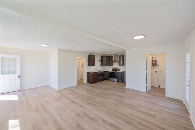 159 Hanklochte Dr, Decaturville, TN 38329