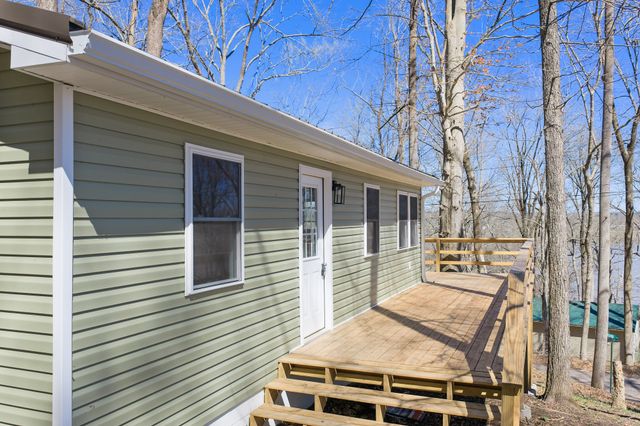 159 Hanklochte Dr, Decaturville, TN 38329