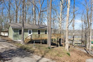 159 Hanklochte Dr, Decaturville, TN 38329