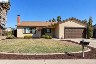 5522 Firestone Rd, Livermore, CA 94551