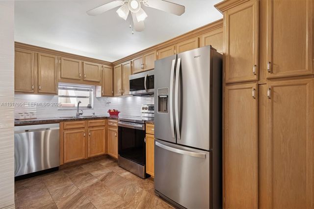 700 S Hollybrook Drive 201, Pembroke Pines, FL 33025