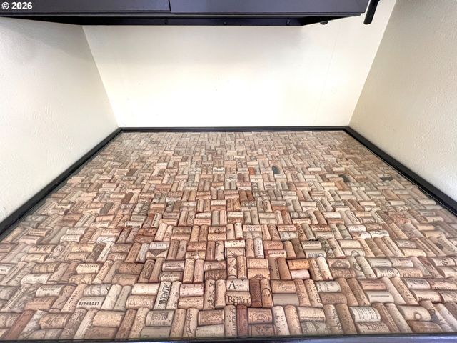 1092 LEWIS St, North Bend, OR 97459