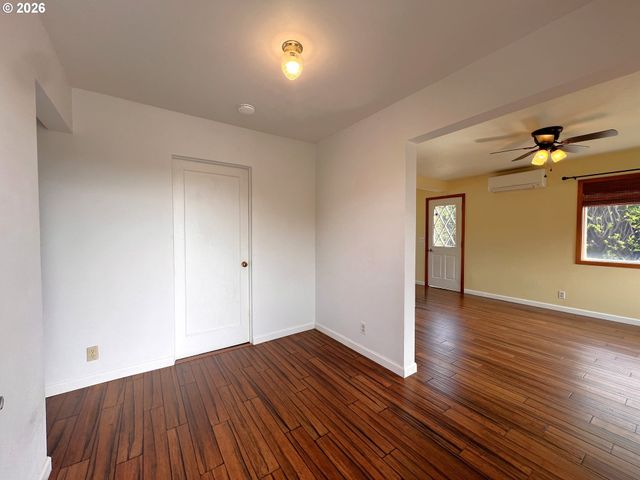 1092 LEWIS St, North Bend, OR 97459