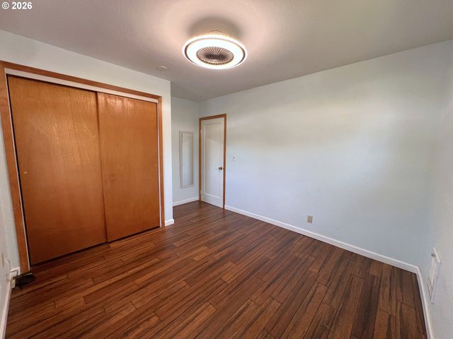 1092 LEWIS St, North Bend, OR 97459